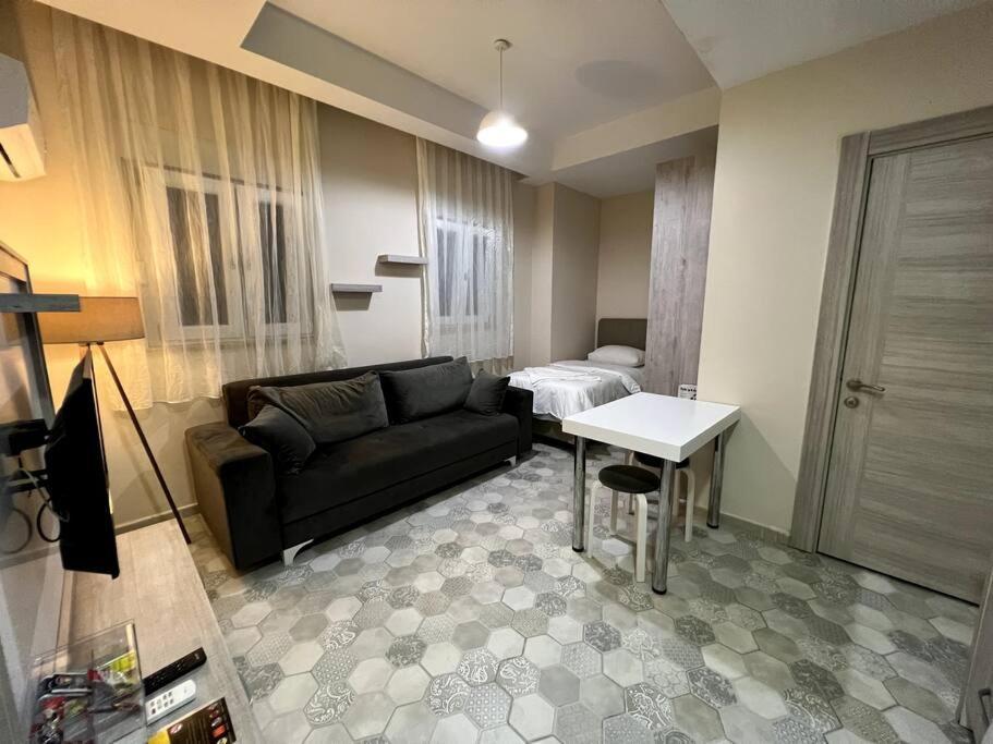 Basement Floor, Erasta Mall Karsisi, 1+0 Stuedyo '23' Анталія Екстер'єр фото